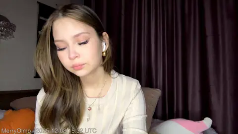 MerryOlmo live snapshot on Voice Chat Line from Estonia