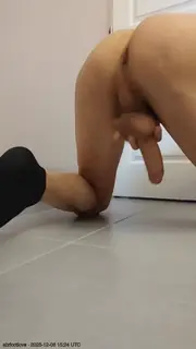 abricotlove live snapshot on Voice Chat Line from France