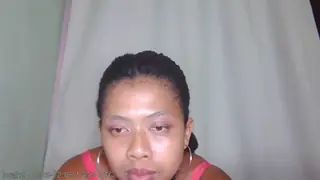 lorah2 live snapshot on Voice Chat Line from Madagascar